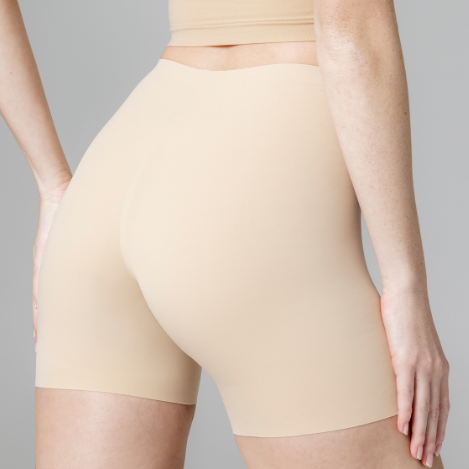SEAMLESS,
LASER-CUT DESIGN